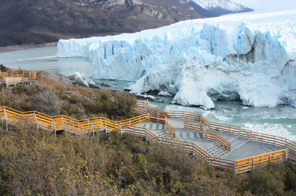 Perito Moreno Glacier - CALAFATE (Footbridges and Navigation) "8 hours" ( Shared tour ) - Image 12