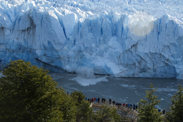 Perito Moreno Glacier - CALAFATE (Footbridges and Navigation) "8 hours" ( Shared tour ) - Image 16