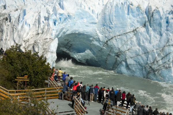 Perito Moreno Glacier - CALAFATE (Footbridges and Navigation) "8 hours" ( Shared tour ) - Image 18